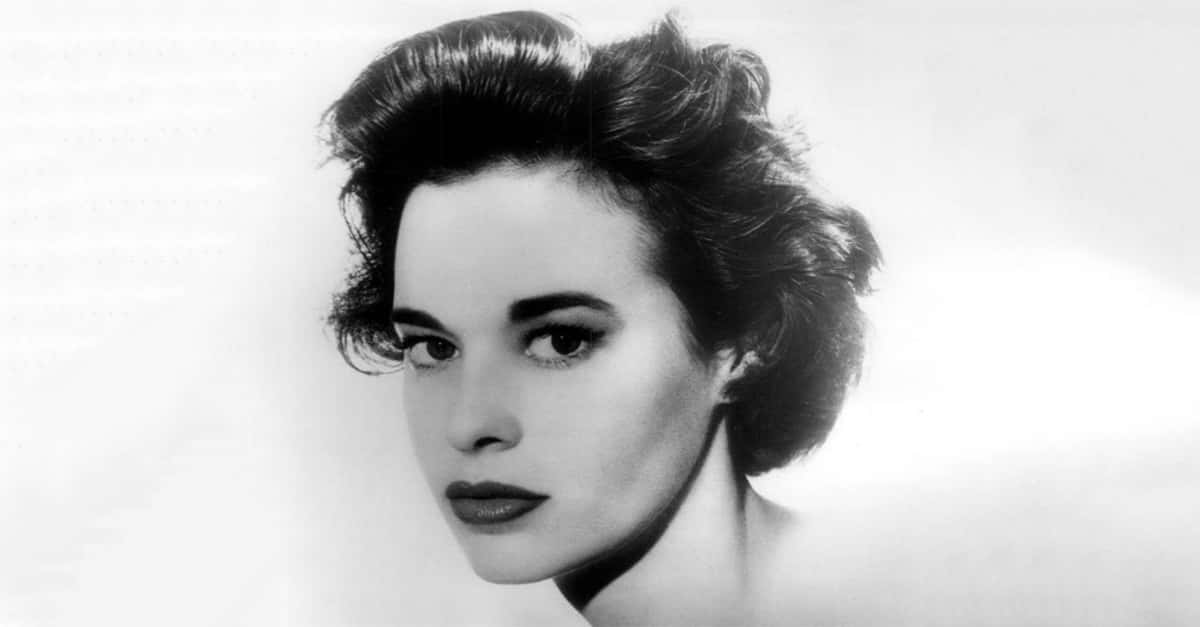 Gloria Vanderbilt Facts