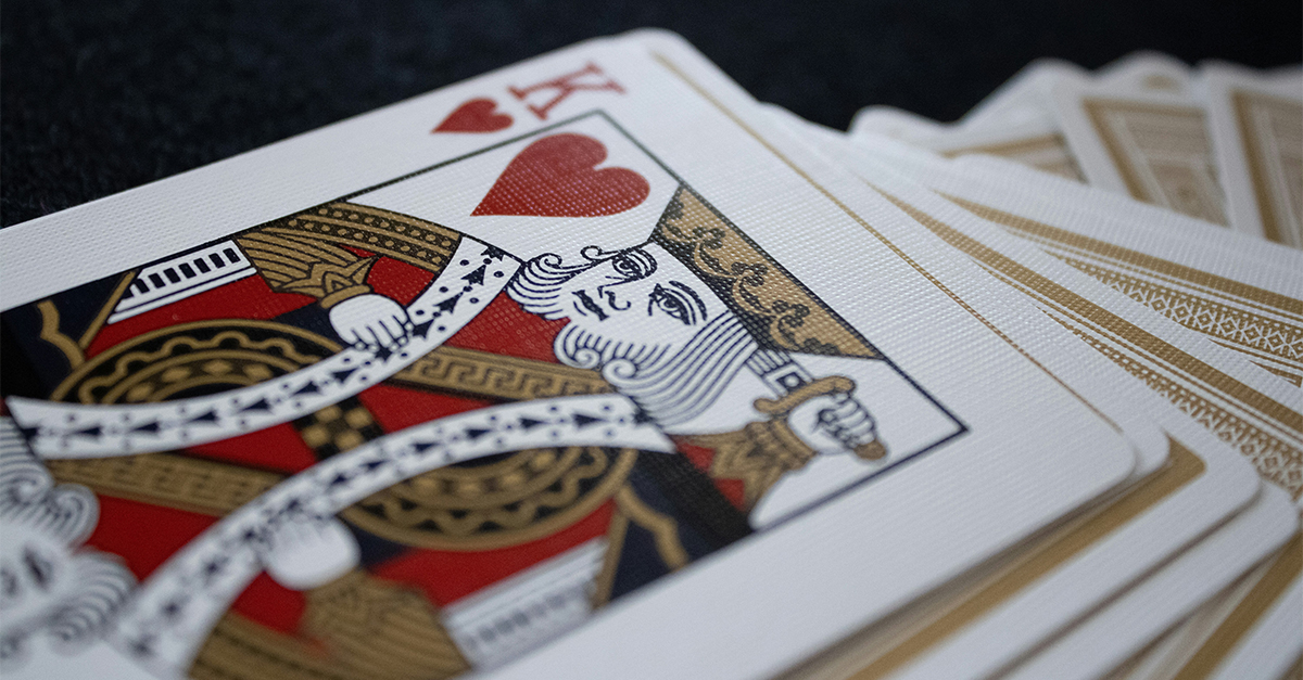 king of hearts on top of a card deck
