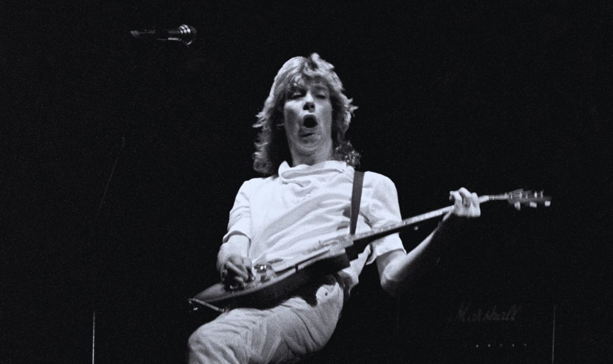 Gettyimages  - 1065570272, Def Leppard Plays The Fox Theater, Atlanta ATLANTA - SEPTEMBER 4: Lead songwriter and guitarist Steve Clark of Def Leppard performs at The Fabulous Fox Theater on September 4, 1981 in Atlanta, Georgia.