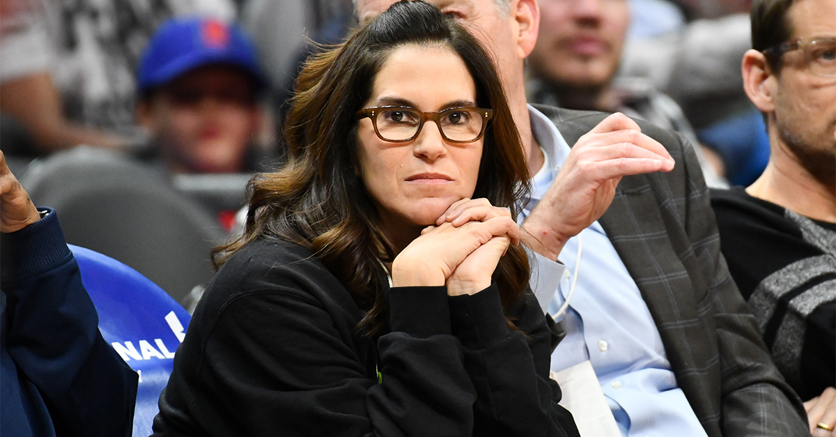 Jami Gertz attends a basketball game between the Los Angeles Clippers and the Atlanta Hawks at Staples Center on January 28, 2019 in Los Angeles, California.